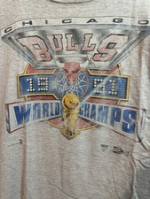 1991 VTG CHICAGO BULLS NBA WORLD CHAMPIONS TEE SALEM SPORTSWEAR DISTRESSED SZ XL