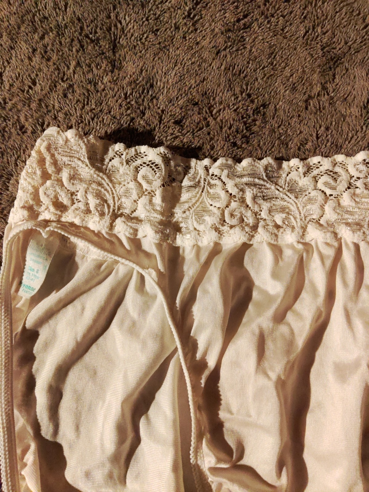 Vintage Myonne Hicut Panties W/Wide Lace Size 8  100% Nylon  Fits Hips 42-43 