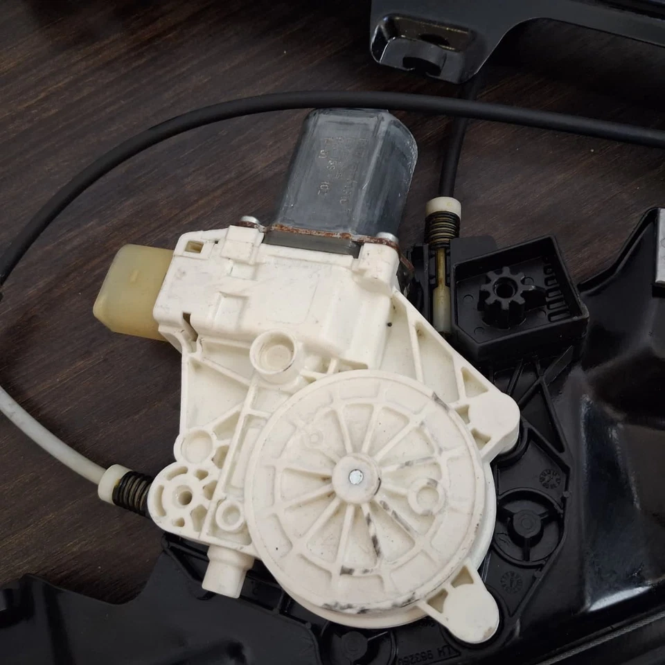 Motor elevador ventana trasera derecha Rolls-Royce Ghost 09-20 7202746 Foto 3 de 4