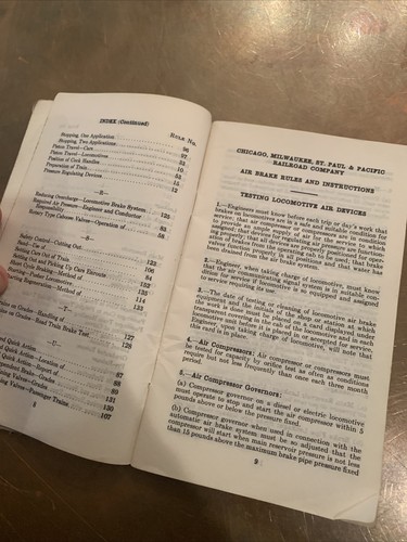 1958 Milwaukee Road Railroad Locomotive Manual of Rules And Instructions - Picture 5 of 9