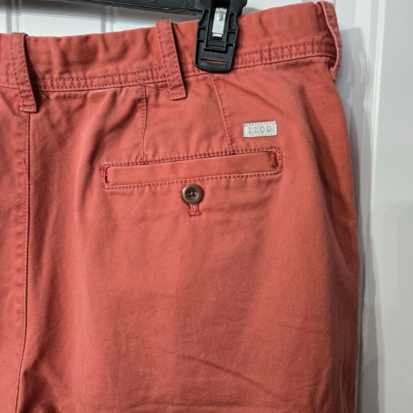 IZOD Golf Shorts Men’s 36” Waist 9” Inseam Mid Rise Cotton Coral image 4