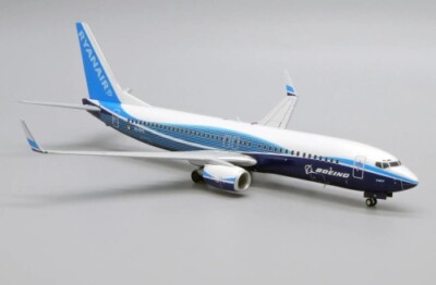 JC Wings Boeing 737-800 Ryanair ''Dreamliner Color'' EI-DCL 1:200 Modellflugzeug