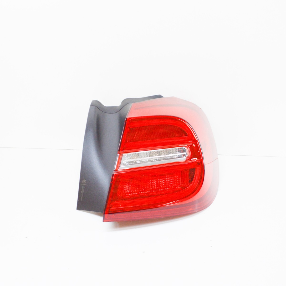 NEW MERCEDES-BENZ GLA X156 REAR RIGHT TAIL LIGHT A1569062058