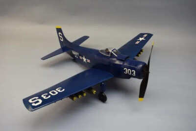Dumas Flugzeug #327 - U.S.AD-2 Skyraider Attack Bomber - 120 Laser Cut Parts