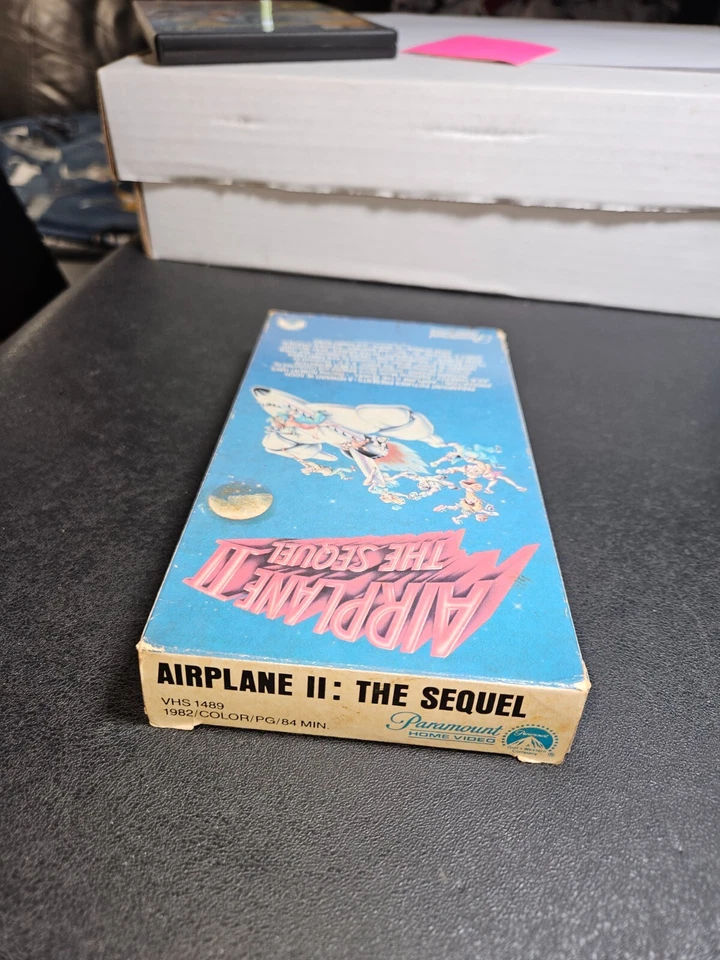 Airplane II 2 : The Sequel (VHS, 1982) Rare Comedy Original First Release HTF - Image 4 of 4