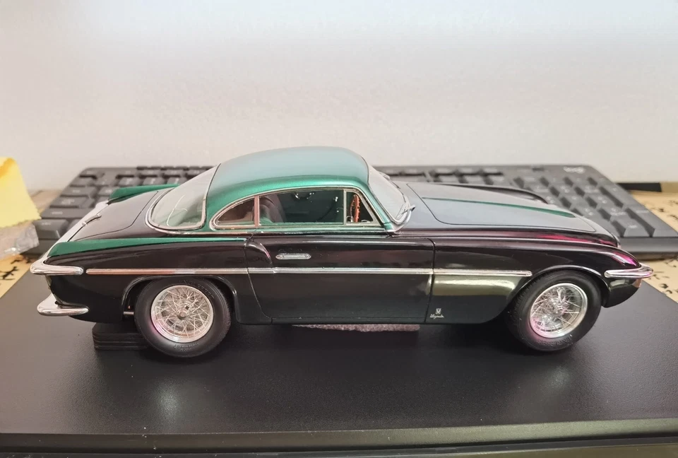 Matrix 1/18 Ferrari Inter Vignale 1953 Black Paint issues - Image 3 of 4