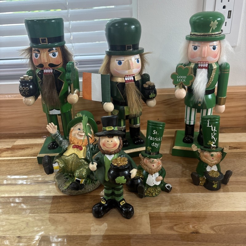 IRISH Nutcrackers Irish Leprechaun  and additional 4 figurines