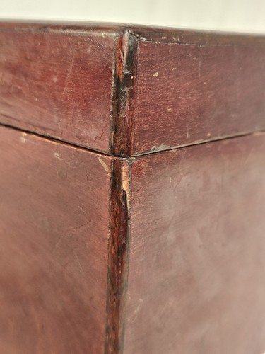 An Antique Regency Period Mahogany Tea Caddy with Fitted Interior - Picture 9 of 12