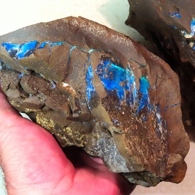 BOULDER OPAL SPLIT 3747g DISPLAY SPECIMEN QUEENSLAND ROUGH GEM SOUVENIR OCA18937