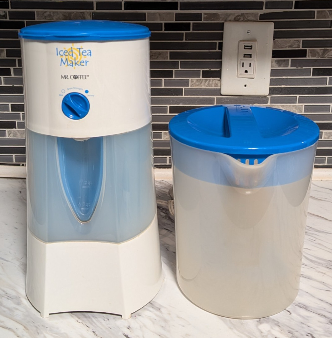 3 Quart Model Tm70 Blue With Pitcher Tested & Working