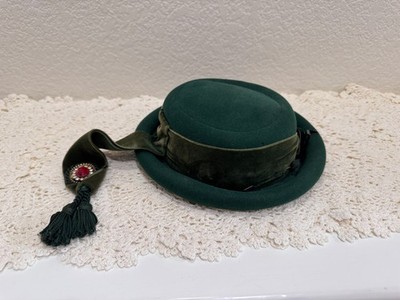 Alfreda Inc Washer Bros Fort Worth Green Felt Hat Rhinestone Brooch Tassels