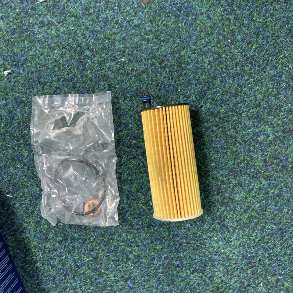 Oil Filter F026407205 Bosch 11428575211 8575211 04152WAA01 P7205 Quality New - Image 2 of 3