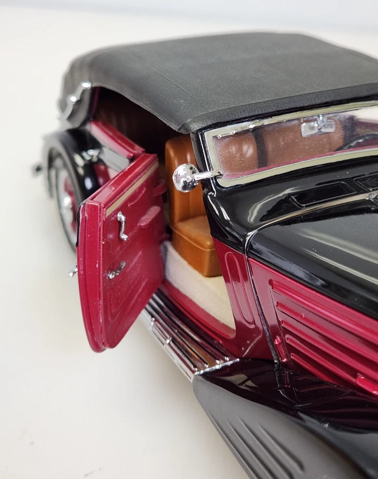 Franklin Mint 1939 Maybach Zeppelin 1:24 Scale Die Cast Model 2001 Limited 3,500 - Image 4 of 4