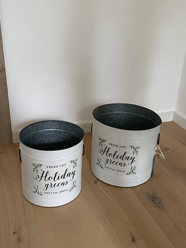 **LOBERON**2 wunderschöne Weihnachtstöpfe**Holiday greens**