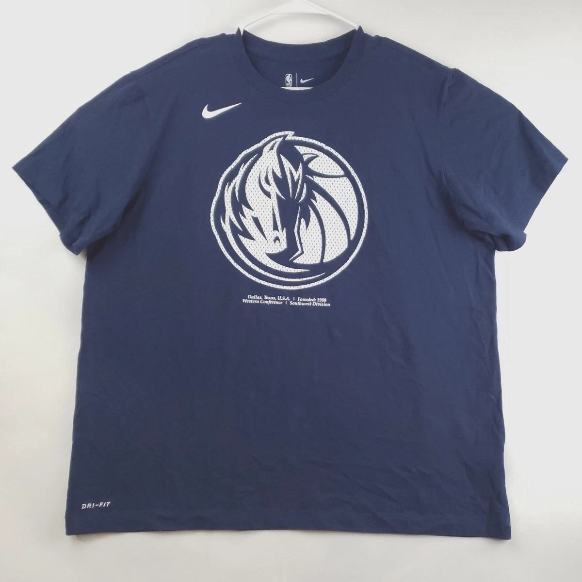 Dallas Mavericks Nike Essential Logo T-Shirt - Mens