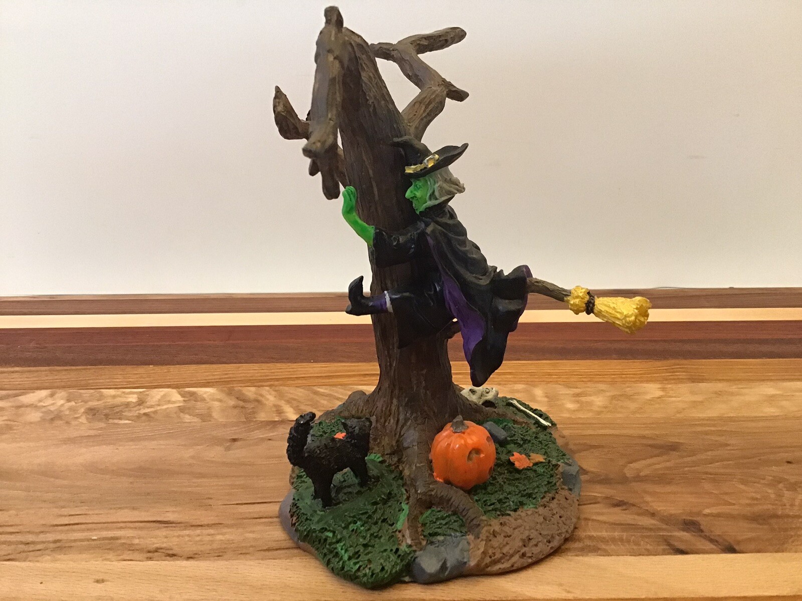 Picture 2 of 9