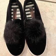 Betsey Johnson zappprr sneakers black velvet with fur poof size 5.5