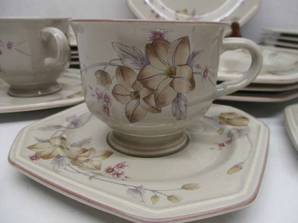 Mikasa Continental WOODLAND F3752 marrón tostado rosa servicio floral para 4 (20 piezas) Foto 2 de 4