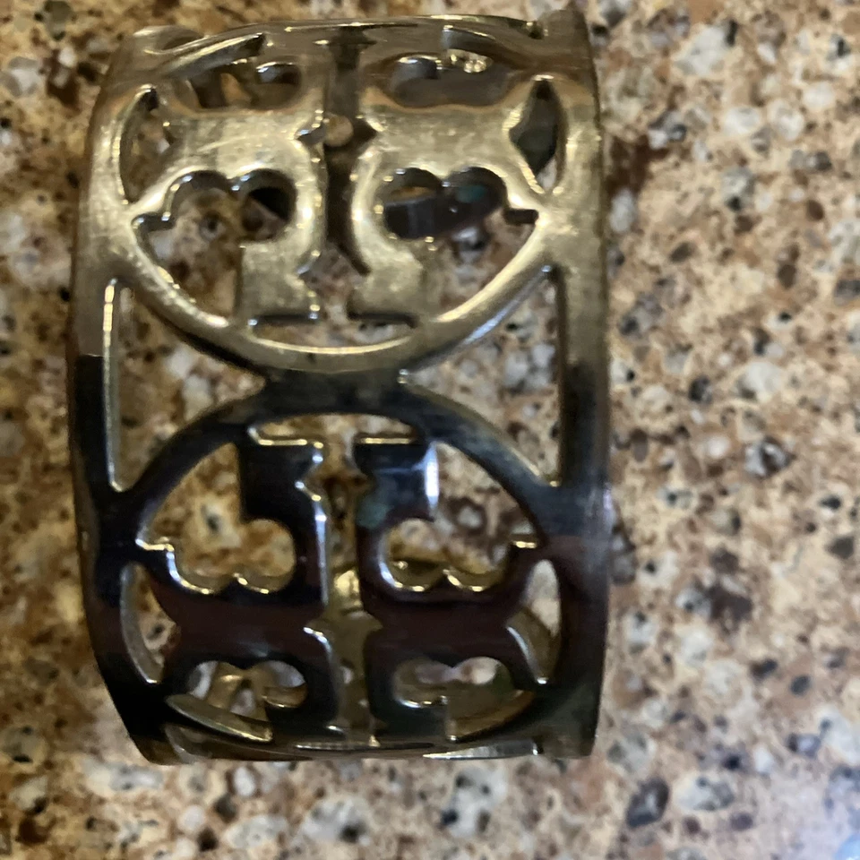 Brazalete/brazalete ancho con logotipo de Tory Burch tono plata para mujer doble T Foto 3 de 4