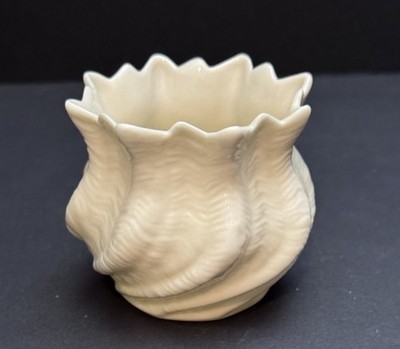 Vintage Ireland Belleek Neptune Seashell Vase Twisted Porcelain