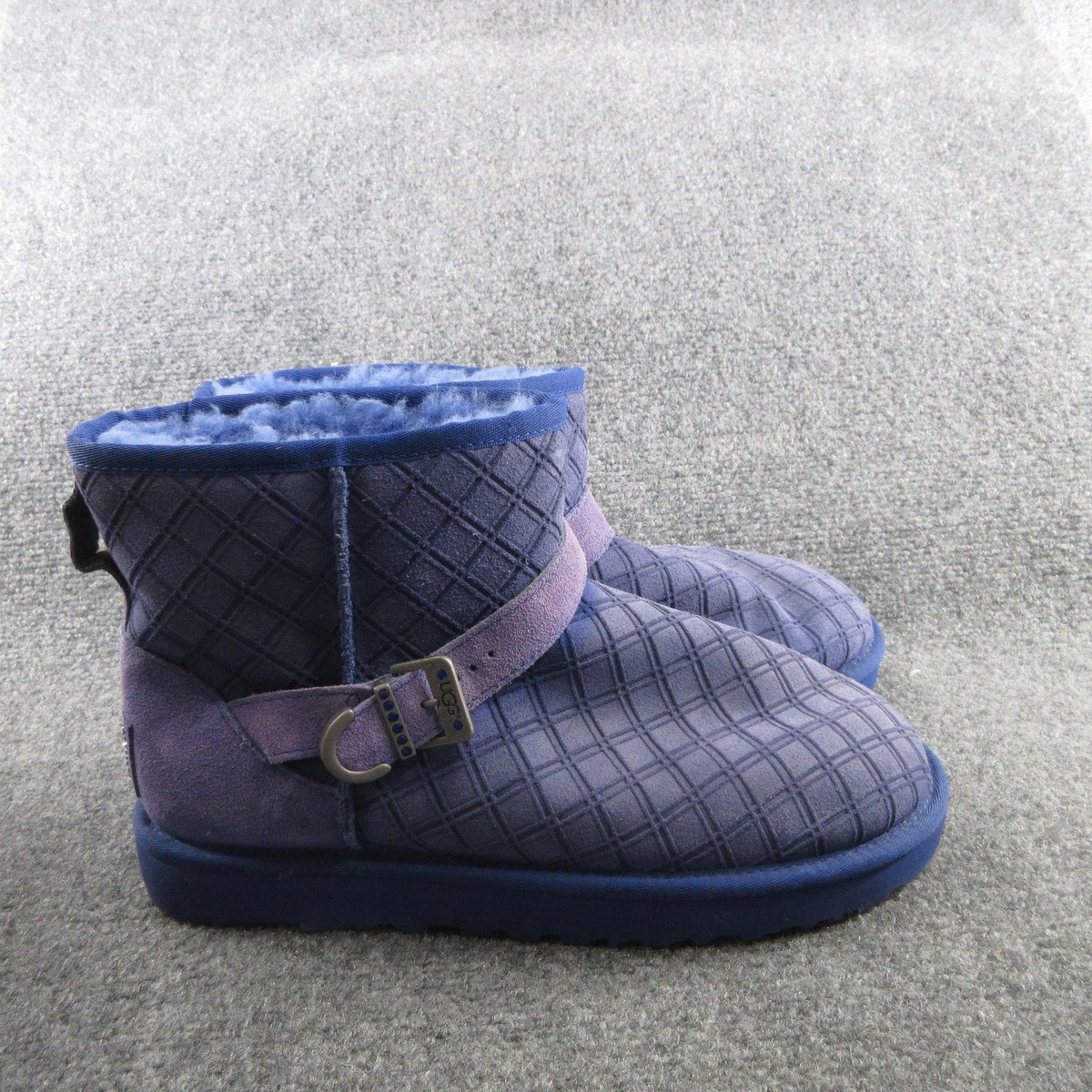 UGG Classic Short Boots Womens Size 10 Quilted Sheepskin Suede Fur Buckle