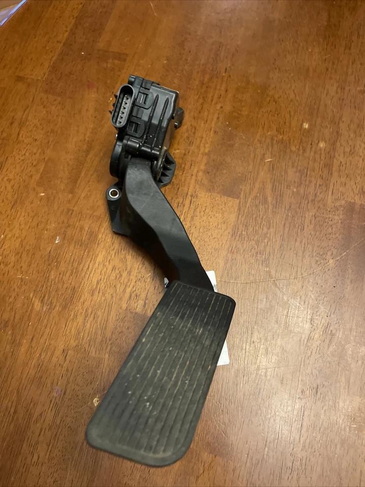 2011-2019 CHEVROLET SILVERADO АКСЕЛЕРАТОР ПЕДАЛЬ ГАЗА ДАТЧИК ПОЛОЖЕНИЯ 23362231 OEM - Изображение 2 из 4