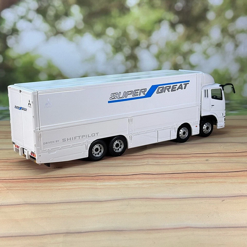 1/43 Scale Mitsubishi FUSO Super Great Tractor truck White Diecast Model Toy  - Image 4 of 4