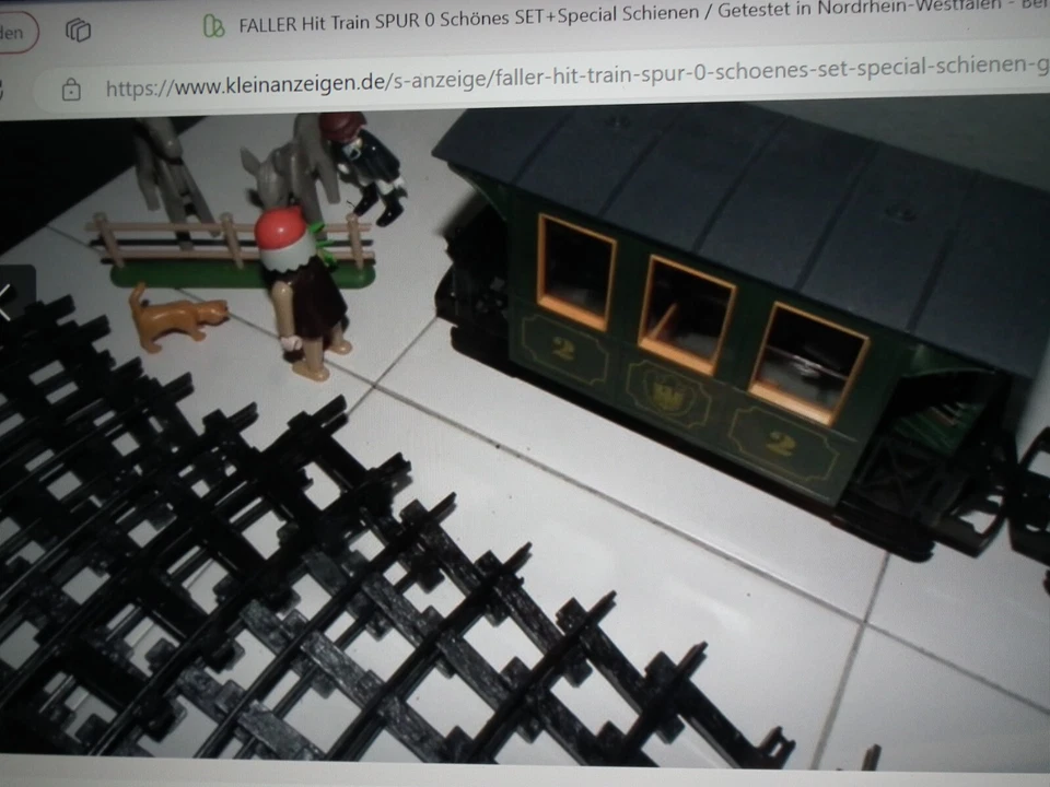 FALLER HITTRAIN PLAYTRAIN STARTERSET LOK MIT 2 WAGEN +AUTO +EXTRA GLEISE! TOP! - Bild 4 von 4