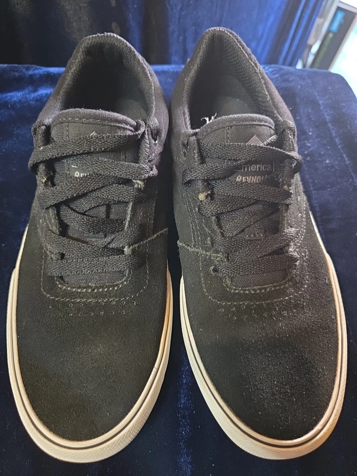 Emerica The Reynolds Low Vulc Talla Juvenil 5 Mujeres 6.5 Negro Gamuza Blanco Plata  Foto 2 de 4