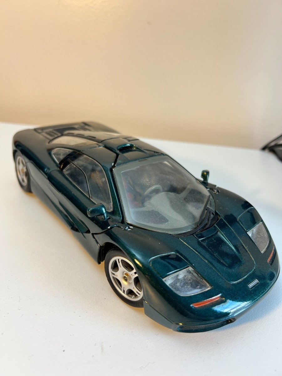 Maisto 1:18 Scale 1993 McLaren F1 Special Edition Midnight Green
