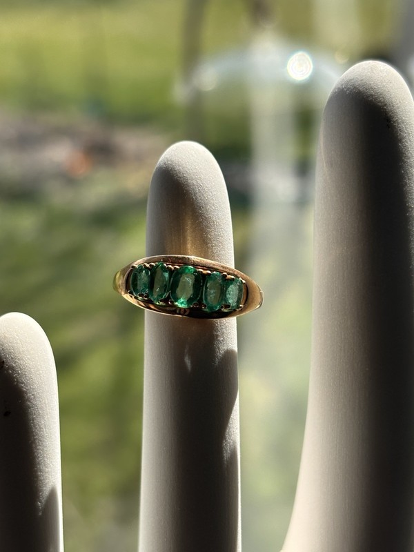 14k Yellow Gold 5 Oval Emeralds Ring