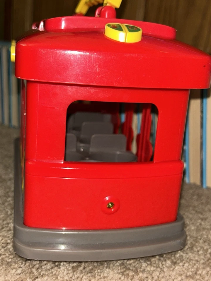 Carro electrónico Daniel Tiger's Neighborhood Deluxe + Lote de 10 figuras Foto 3 de 4