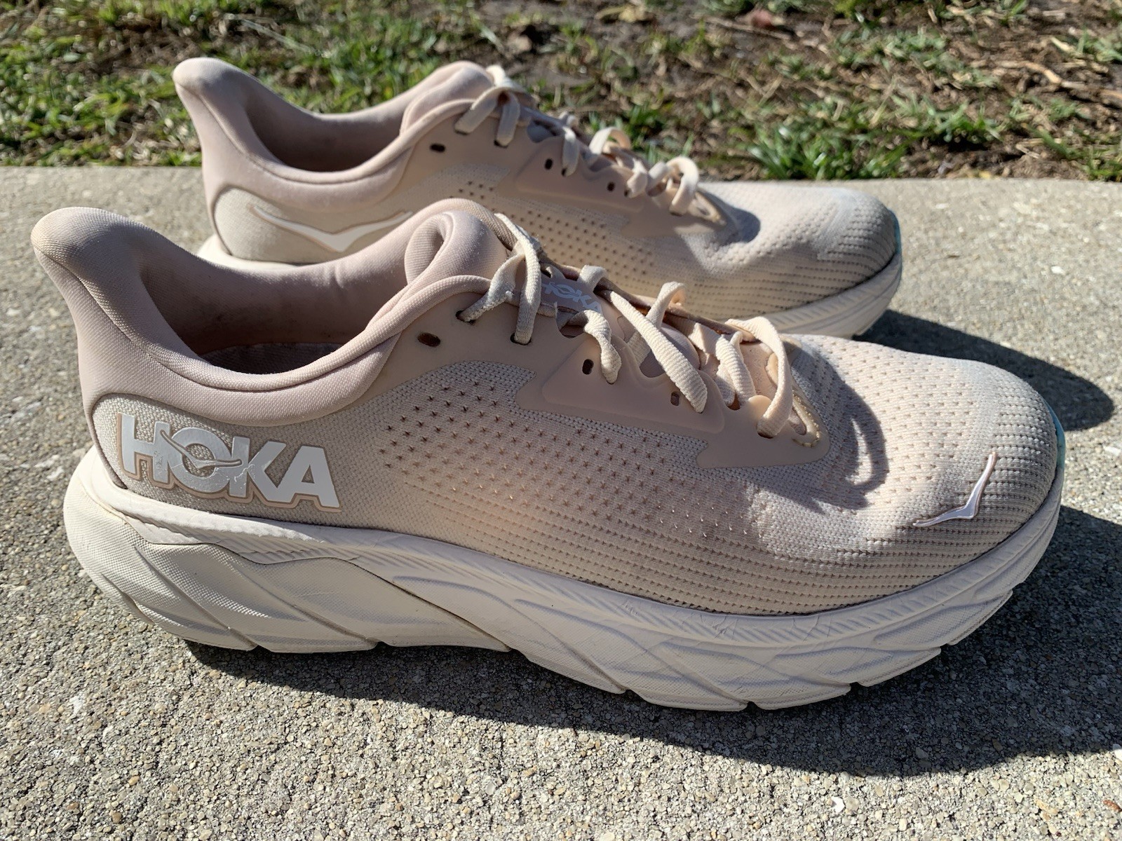 Size 10 - Hoka Arahi 7 Women's (Vanilla/Cream) Running Shoes Sneakers thumbnail 2