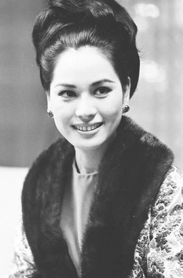 Dewi Sukarno wife Indonesian President Sukarno seen at a photo ses- Old Photo