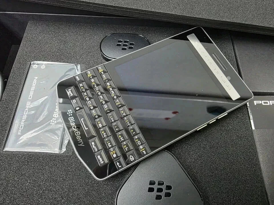 BlackBerry Porsche Design P'9983 - 64GB - Carbon (Unlocked) Smartphone New - Image 4 of 4