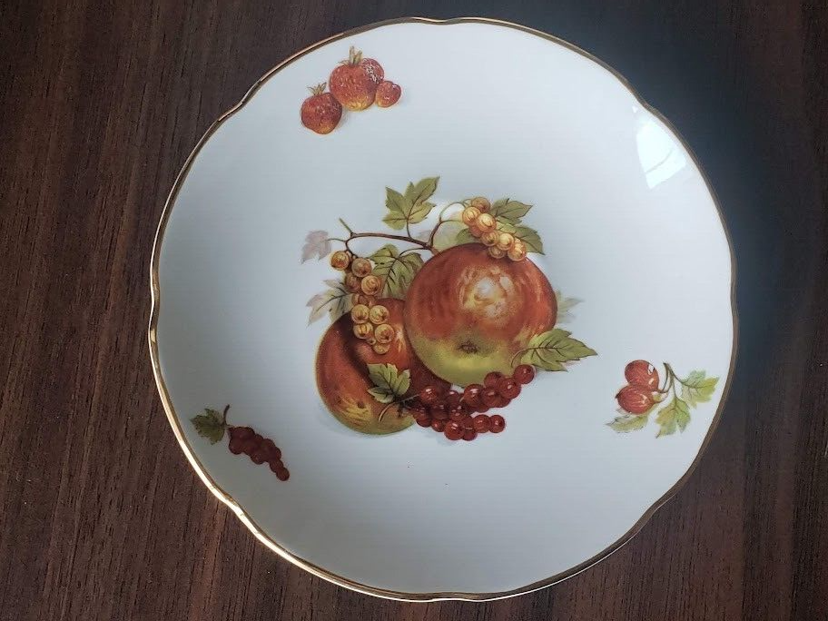 Vintage Tea Cup & Saucer Royal Grafton Fine Bone China Made In England