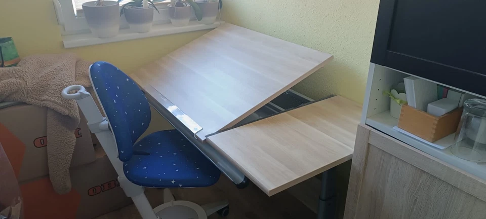Schreibtisch paidi, höhenverstellbar, guter Zustand mit Stuhl- auch verstellbar