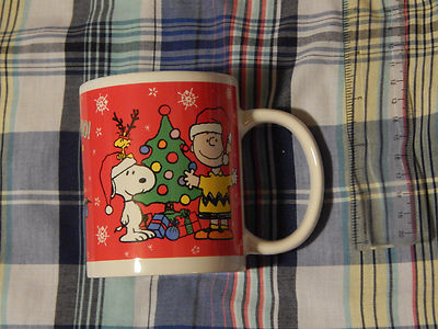 Peanuts ''Snoopy'' 1971 Tic-Tac-Joe 100% Silk Necktie + Xmas Mug Holiday Cup
