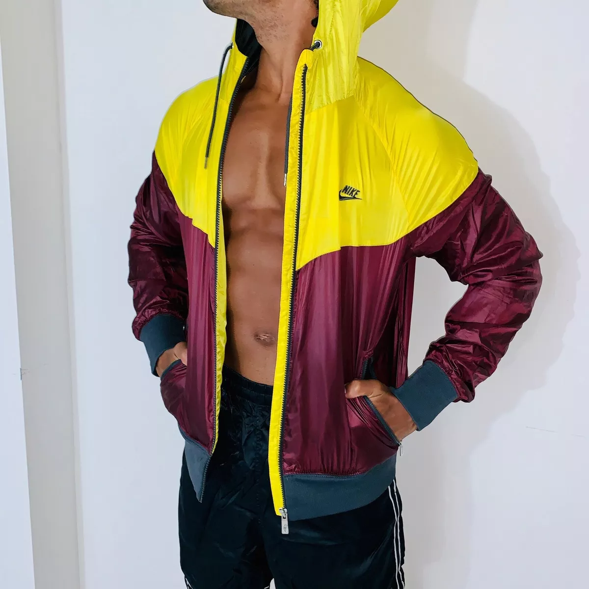 Nike windrunner deals maroon