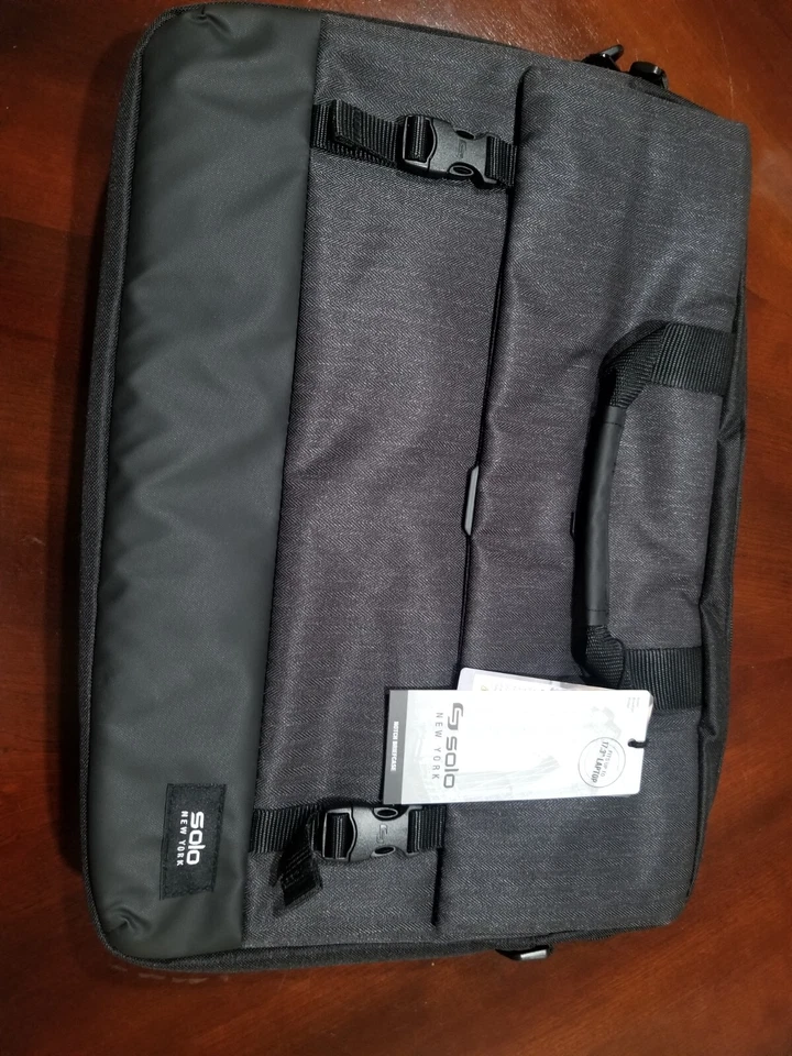 Pasta Solo New York Notch Slim Compatível com Laptop 17,3", Preta  - Imagem 2 de 4