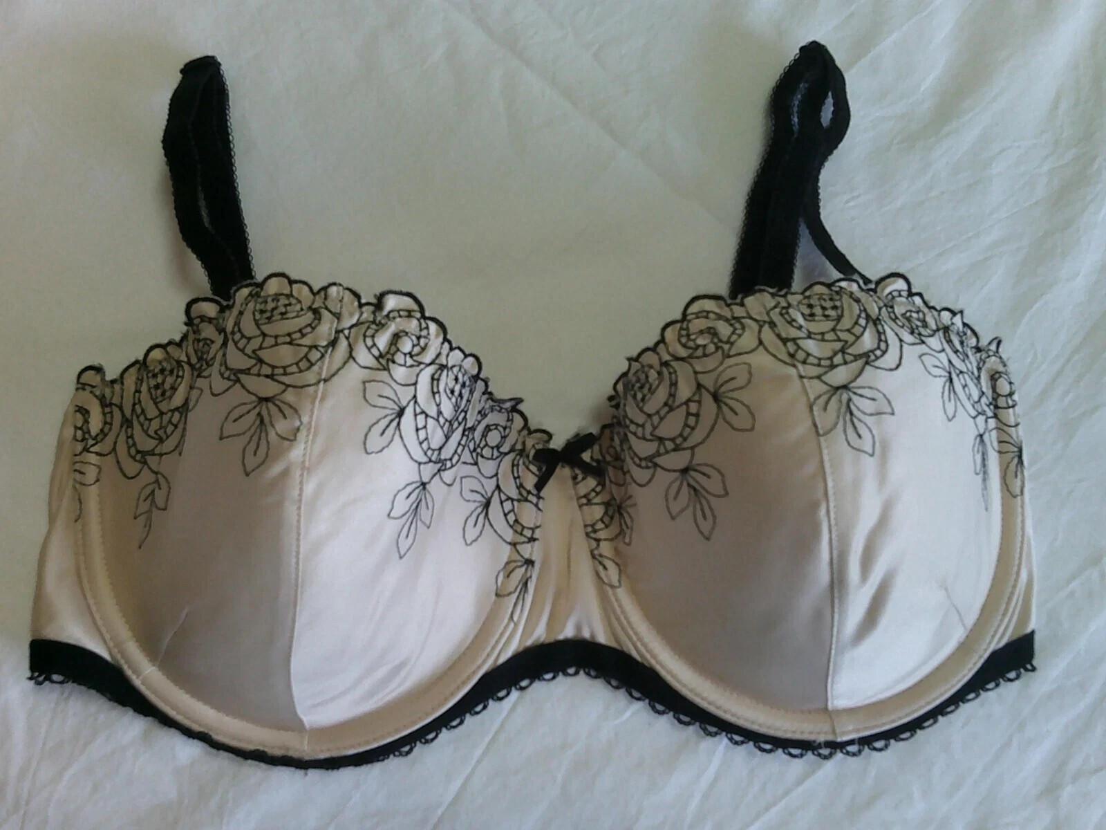 Foto 1 di 6