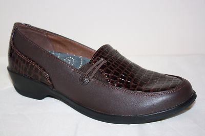 Propet Brown Leather Slip-On Loafers with Cutout Detail Propet Robin Loafers Womens 8 Yellow Leather Cutout Design  main image 3