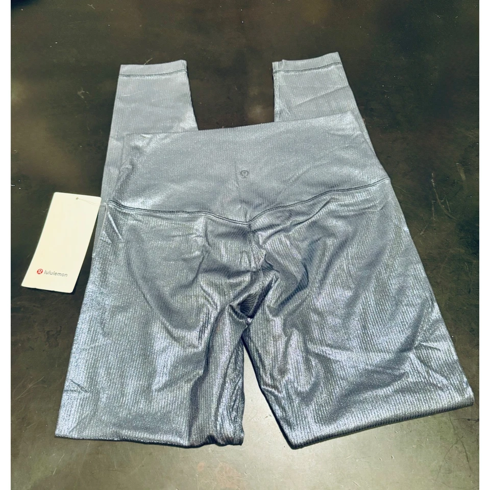 Leggings acanalados metálicos de tiro alto Lululemon Align para mujer talla 8 Foto 3 de 4