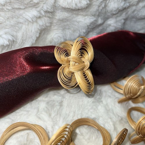 Wicker Rattan Butterfly Napkins Rings SET Of 10 Unique Hand Woven Natural LOVELY - Picture 9 of 10