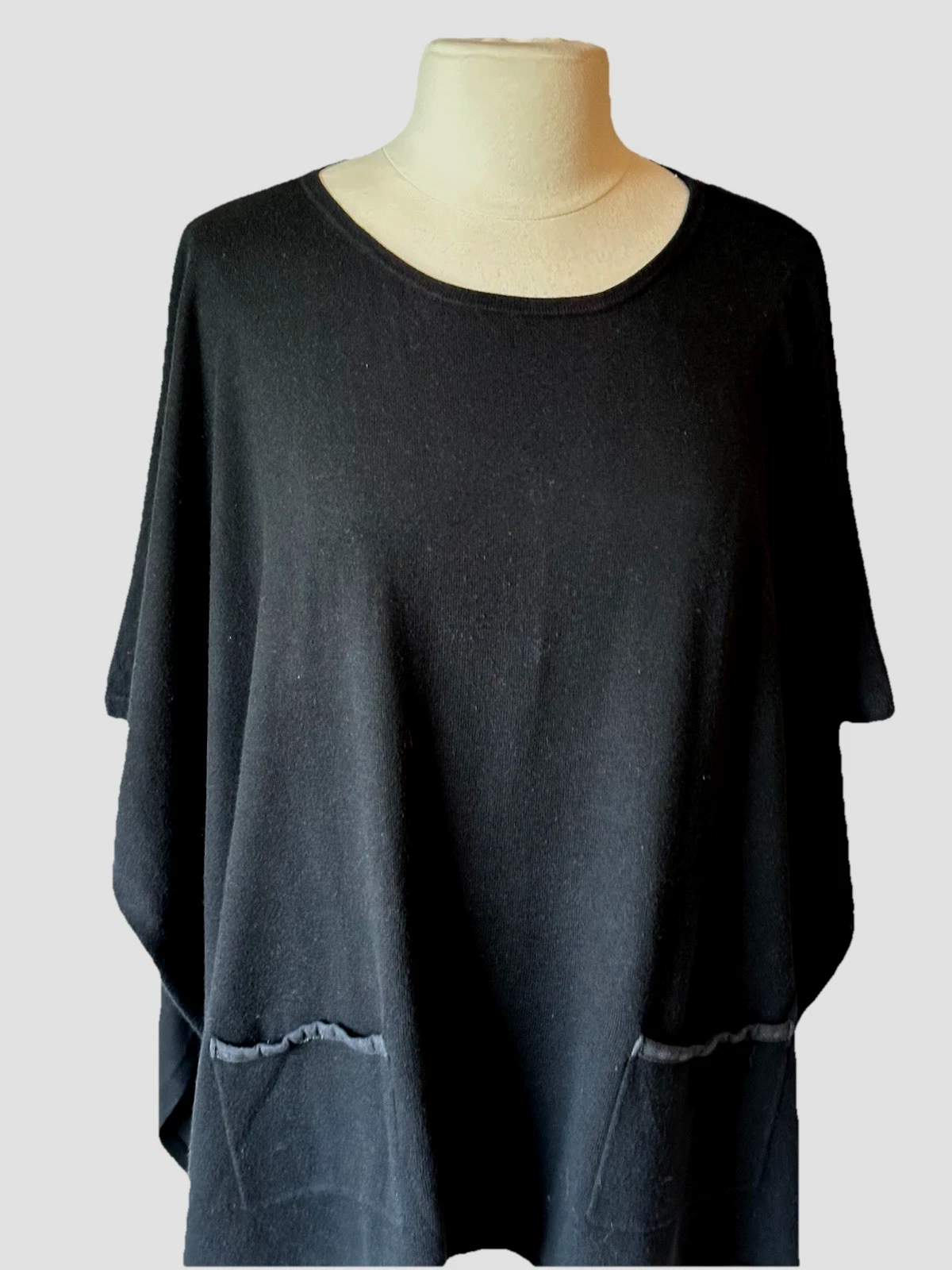 Talbots S/M Poncho Cape Black Lagenlook Pockets BOHO/Church Timeless