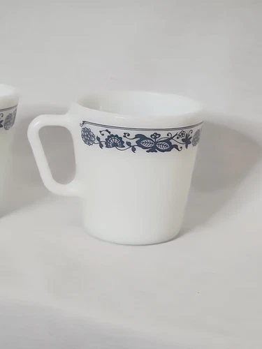 Vintage Pyrex Milk Glass Old Town Blue Onion Set of 2 Mugs USA