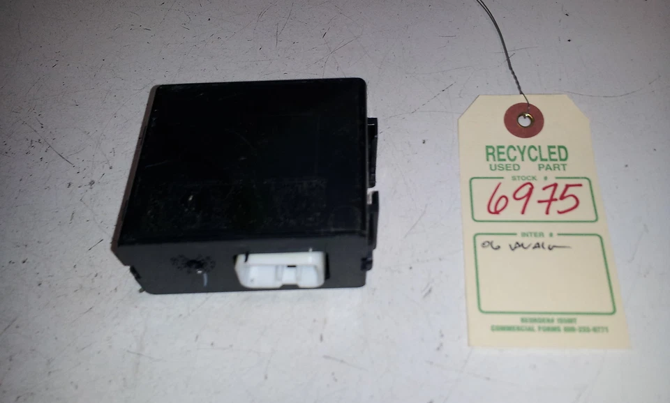 Unidad de control con sensor de rotura de vidrio Toyota Avalon 2006 OEM 89020-YY050 #6975 Foto 3 de 4