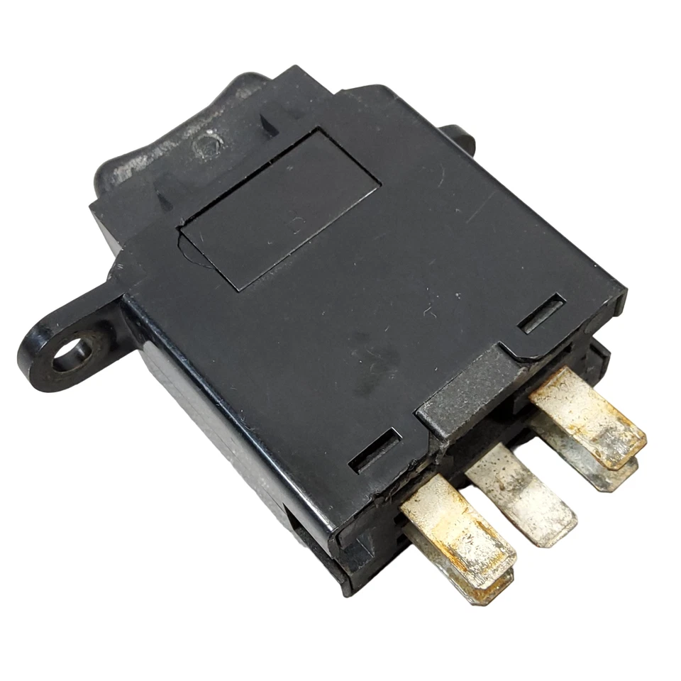 86-88 Monte Carlo & El Camino Montaje en tablero Interruptor de descongelación de escotilla trasero Foto 2 de 3