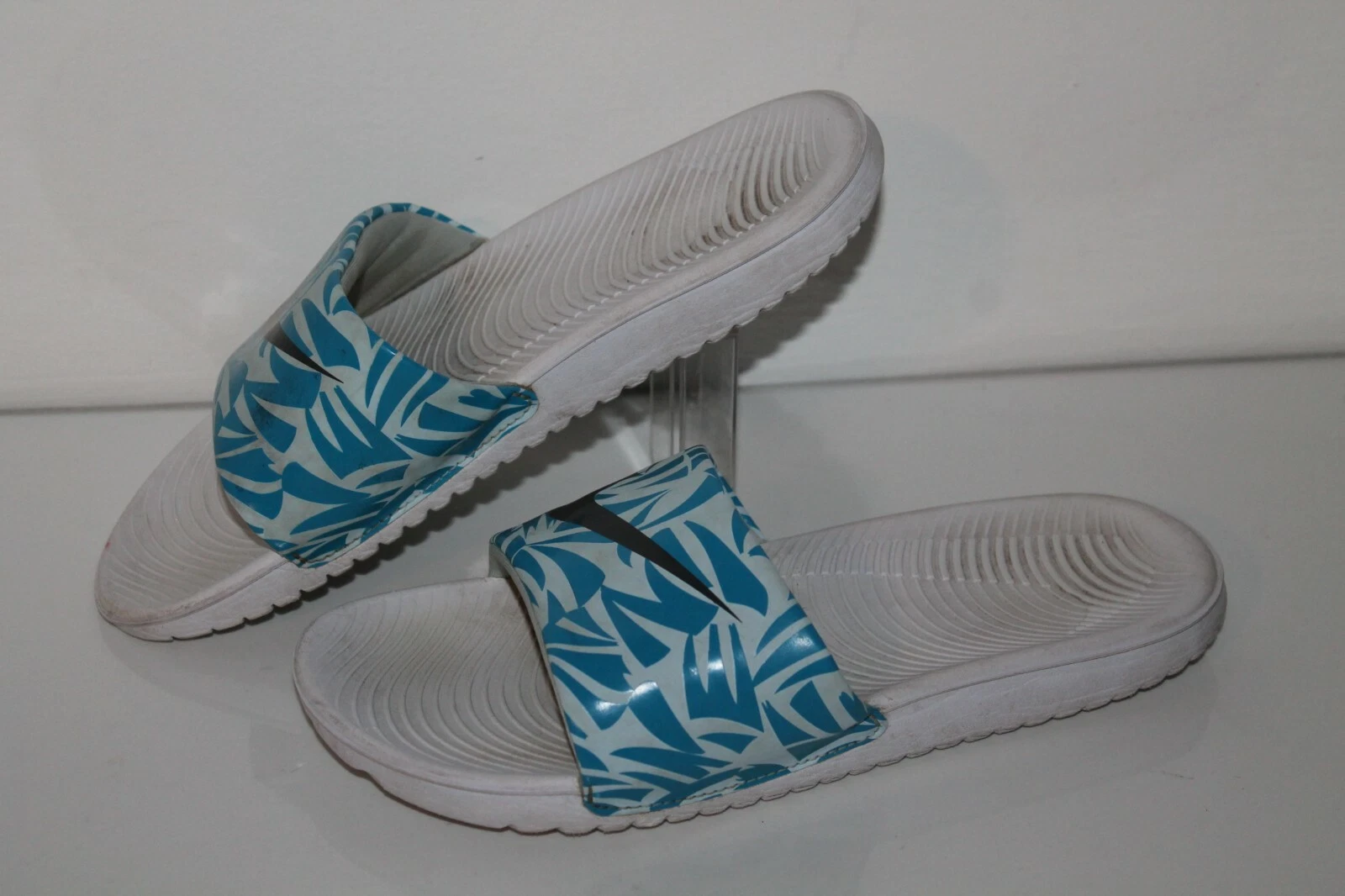 Sandali Nike Kawa Slide #819359 101 bianco blu nero giovani taglia USA 5 anni