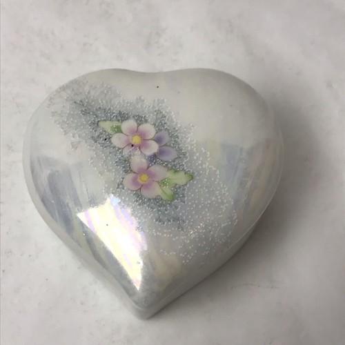 Herzförmige opalisierende Porzellan Pastell Blumendesign Schmuckschatulle Vintage Taiwan - Bild 1 von 3